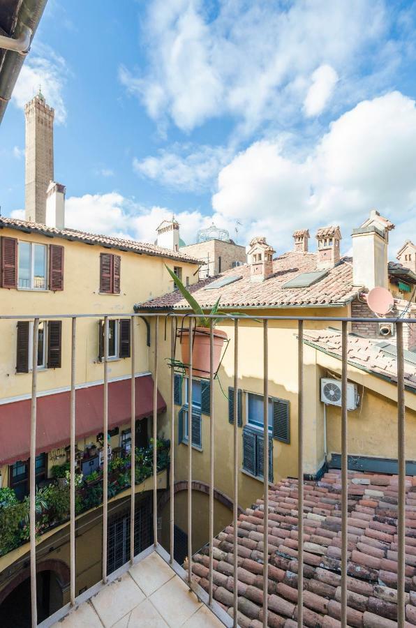 Lupari Apartment, Palazzo Storico Sotto Le Due Torri Boloňa Exteriér fotografie